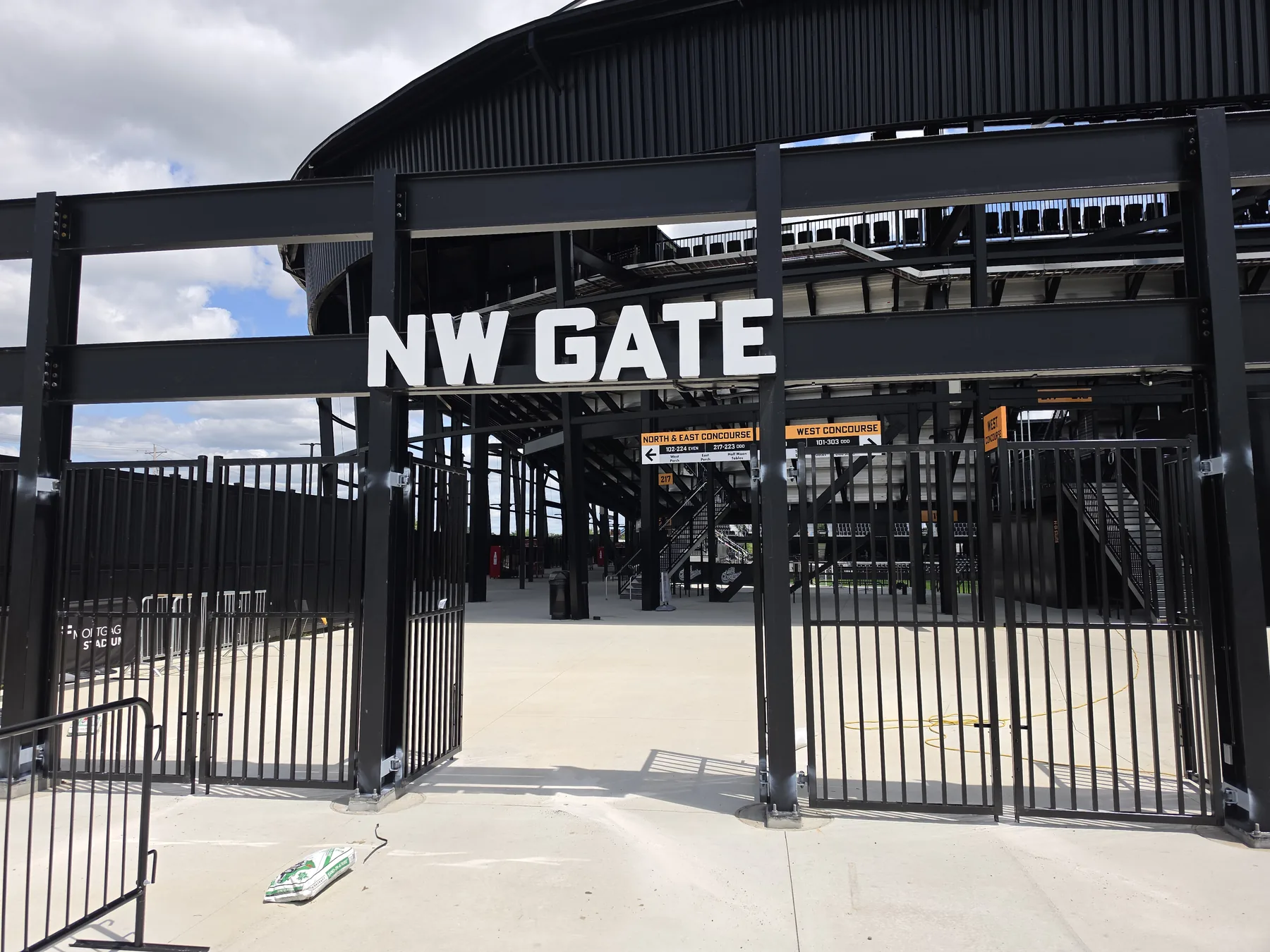 Commercial controlled gate entrance