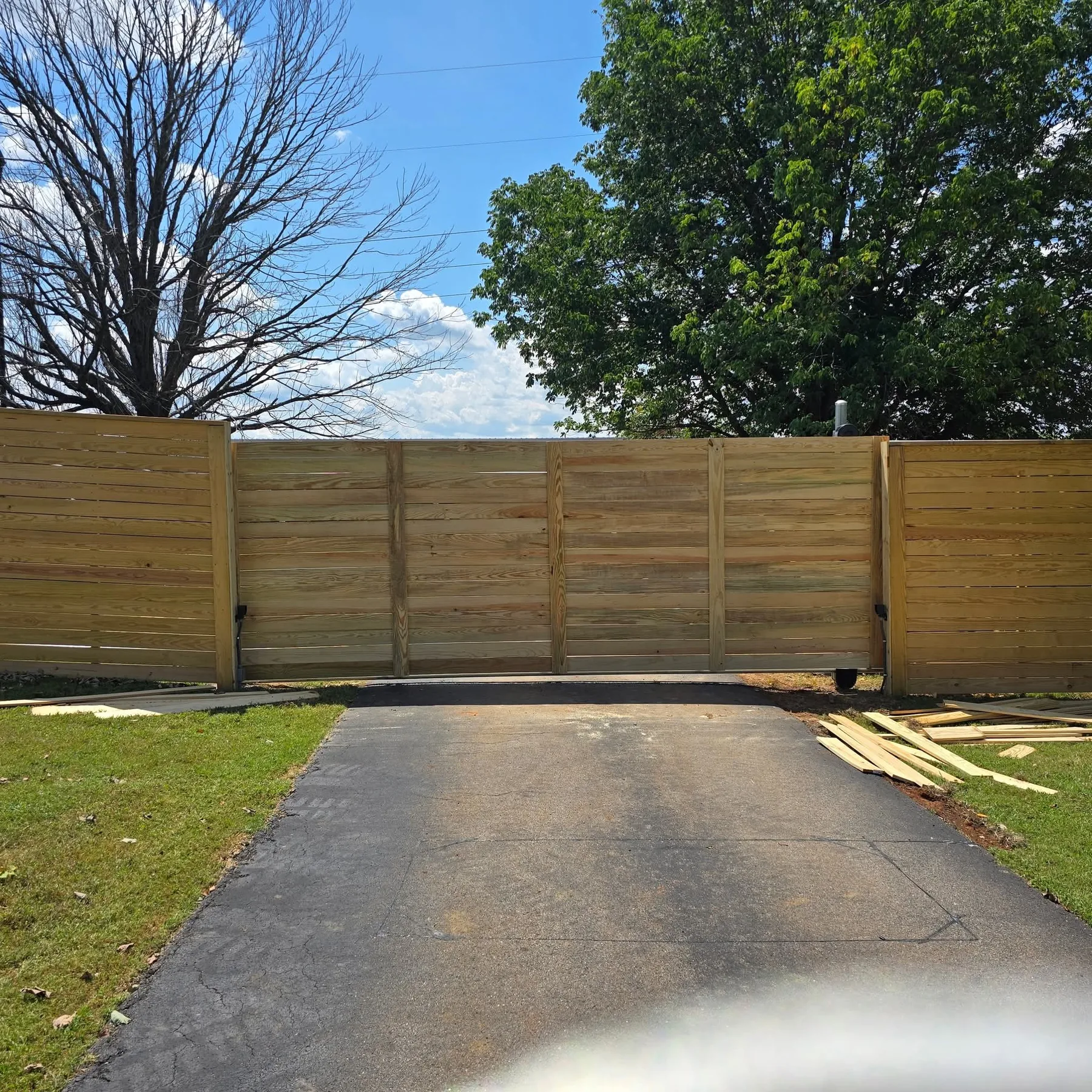 Residential privacy fence gate
